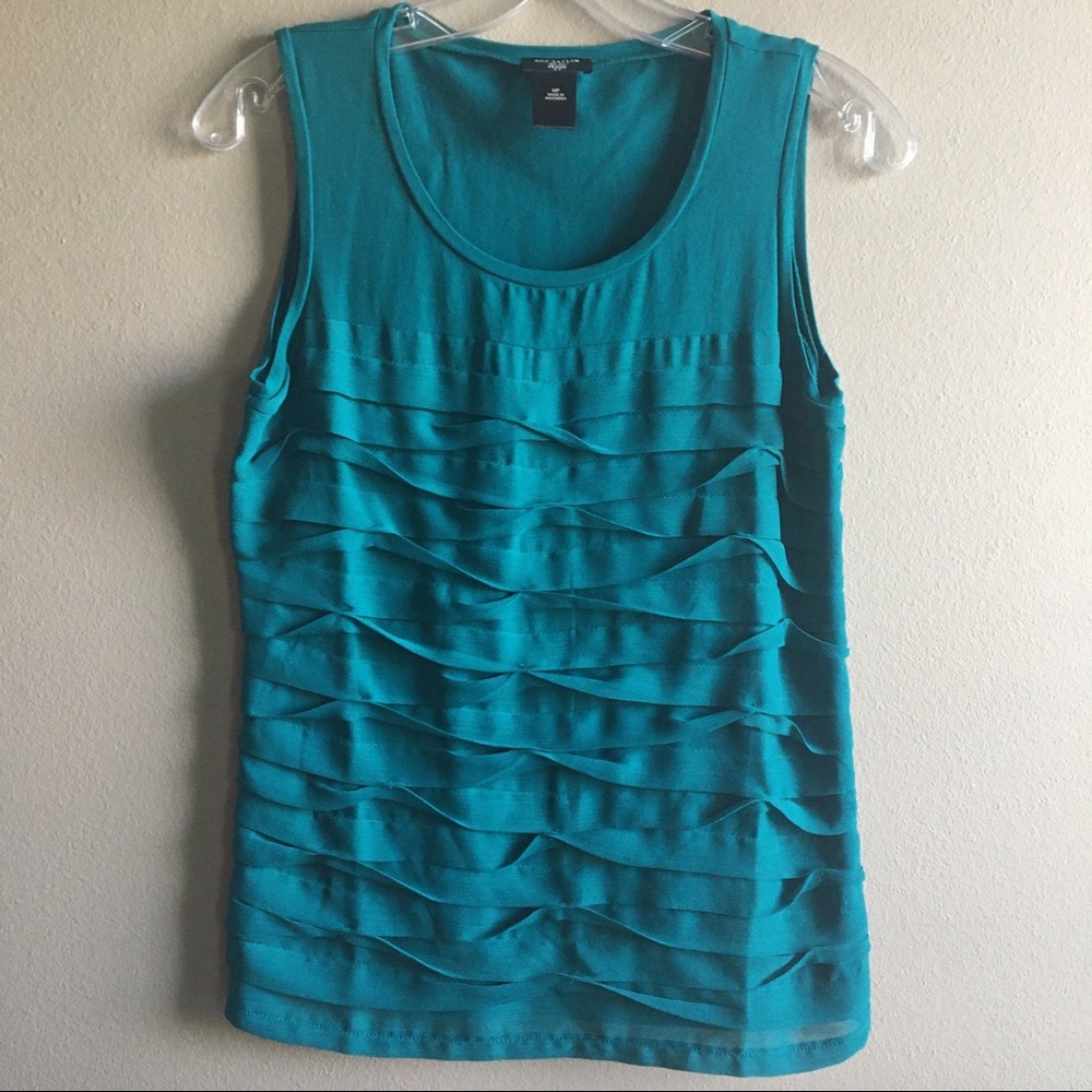 {Ann Taylor} Ruched Sleeveless Blouse M Petite